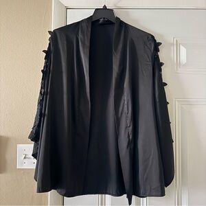 Elegant Black Women's Short Robe with Dramatic Sleeves & Floral Lace Details
